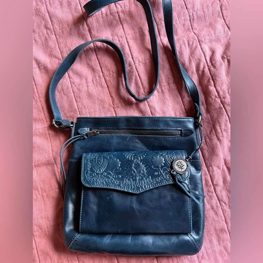 The Sak Ventura Flap Organizer Crossbody Bag – Floral Embossed Blue